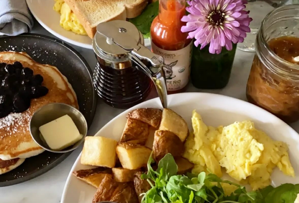 Brunch at Hillside Farmacy in East Austin.